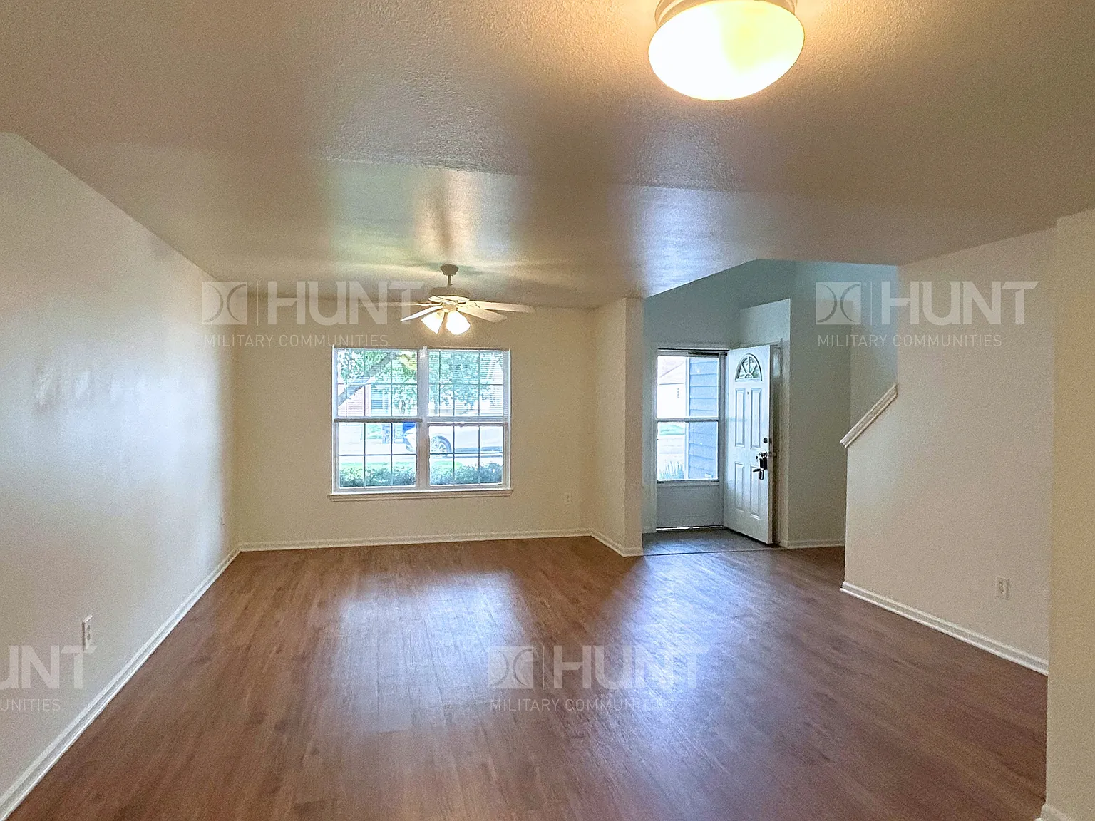 4 bed, 2.5 bath, 1963 sqft, $1,900 — Photo 2