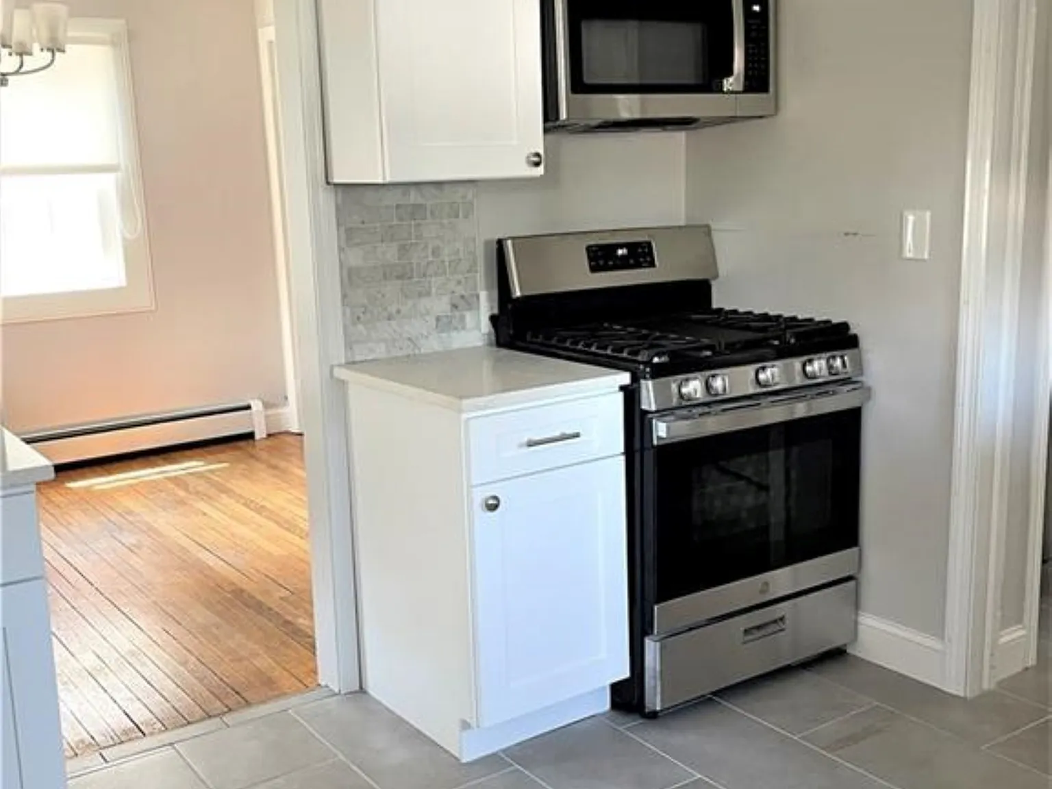 2 bed, 1.5 bath, 1212 sqft, $2,585 — Photo 3