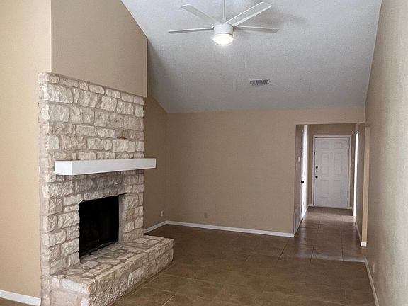 3rd image of 2628 Alcott Ln #B