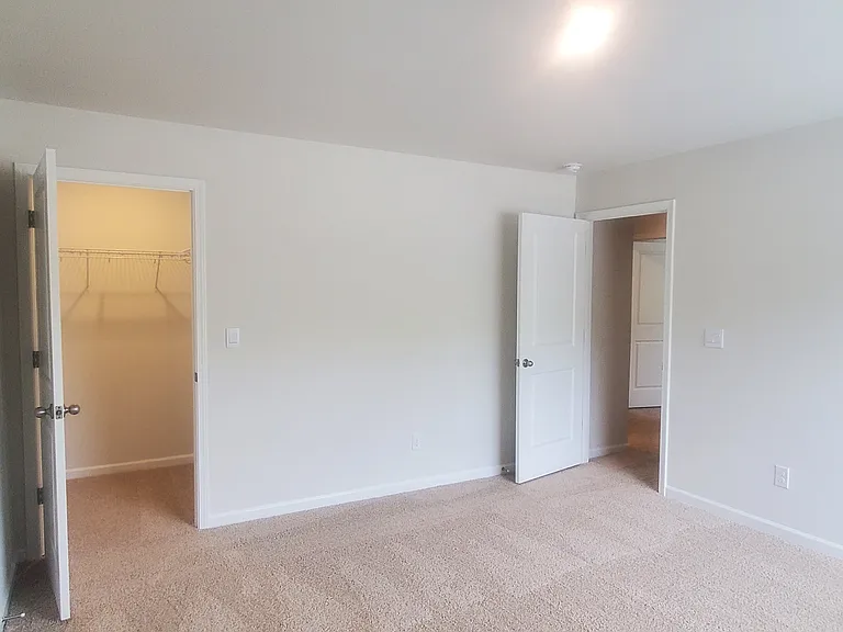 4692 Mount Hope Dr — Photo 4
