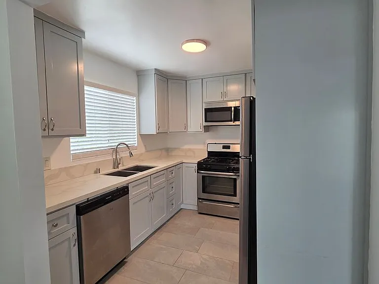 613 S Prairie Avenue — Photo 20