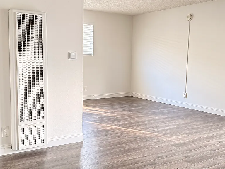 3752 Hughes Ave #19 — Photo 5