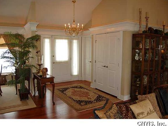 3rd image of 6641 Winslow Dr
