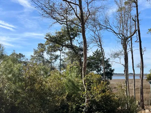 651 Folly Dr SE #3, Bolivia, NC 28422