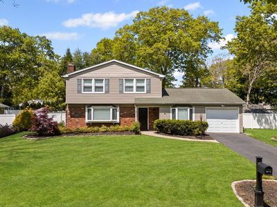 9 Welbourn Lane, Coram, NY, 11727