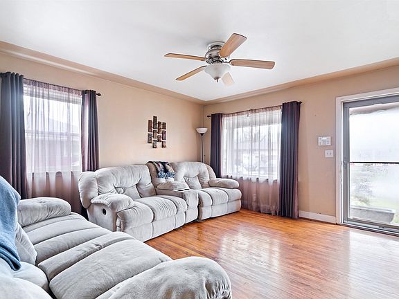 2nd image of 1907 Dalehaven Dr