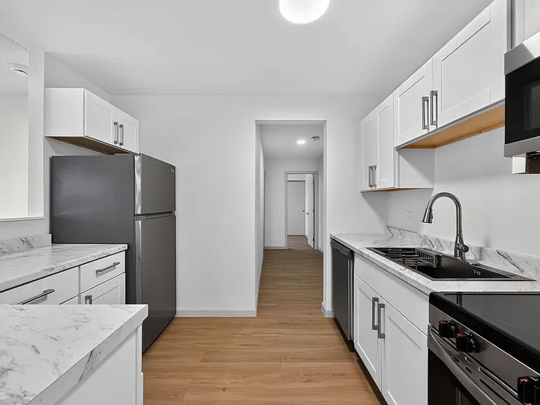 The Clover Apartments — Photo 14