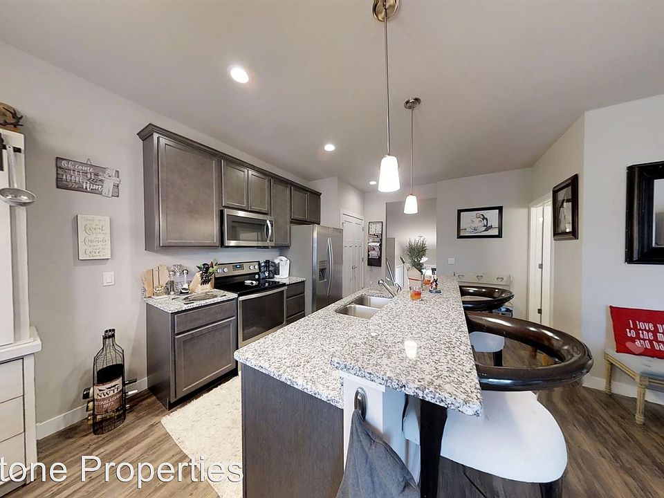 1st image of 103 Drumlin Cir #133