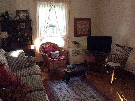 4th image of 733-735 Floral Ave