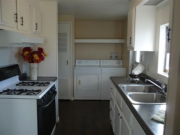 2nd image of 211 N Citrus Ave Space 9