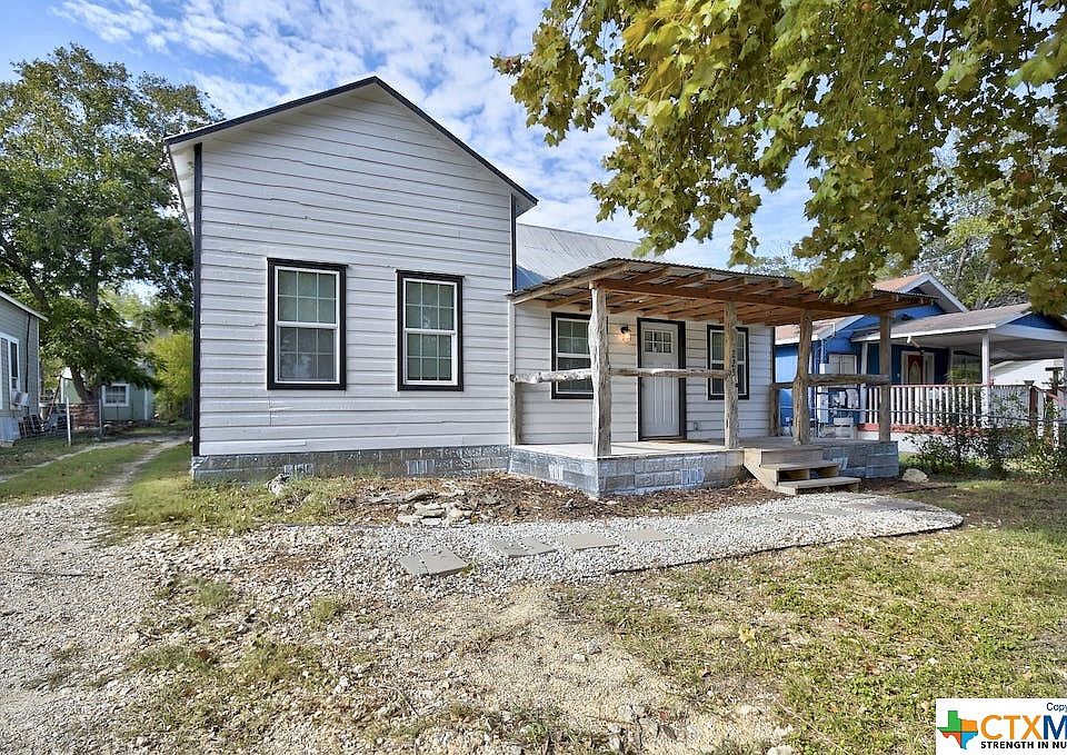 1st image of 223 Bergfeld Ave