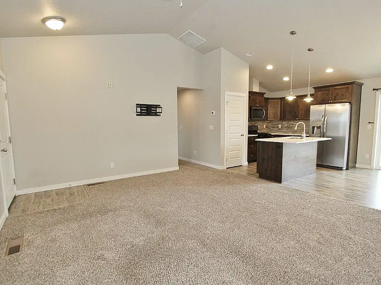 302 Rio Grande Ct — Photo 5