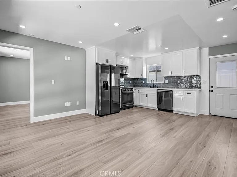 2130 W 238th St #A — Photo 3