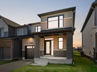 224 Elsie Macgill Walk, Ottawa, ON K2W 0L4