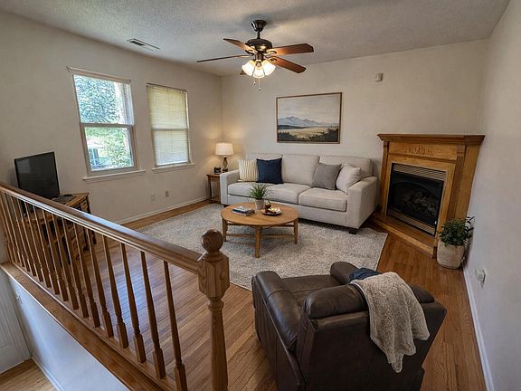3rd image of 311 Branch Dr
