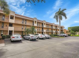 5801 Coral Lake Dr #101, Pompano Beach, FL 33063