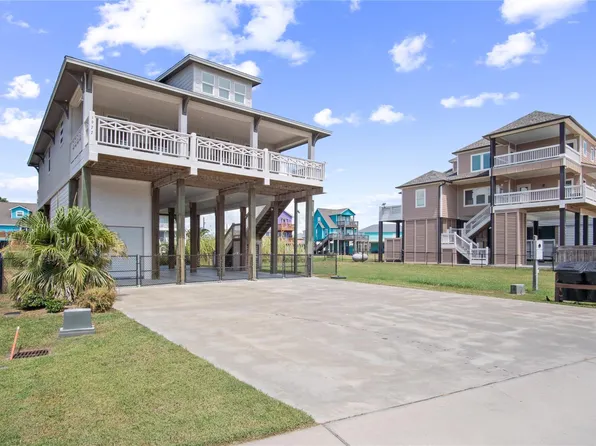 1977 Royalville Ct, Crystal Beach, TX 77650
