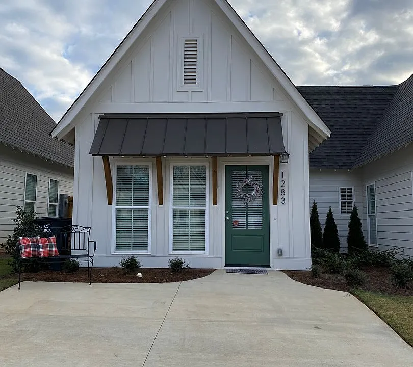1283 Burrow Cir