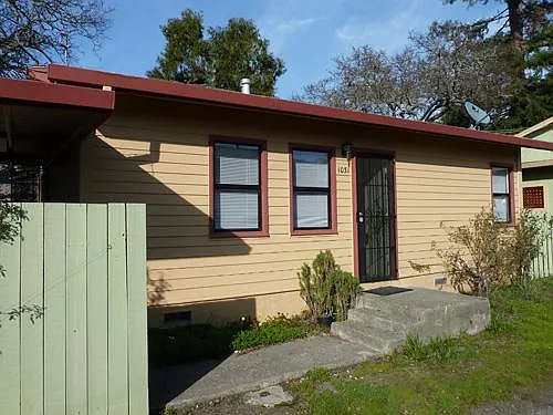 1031 6th Ave photo 1