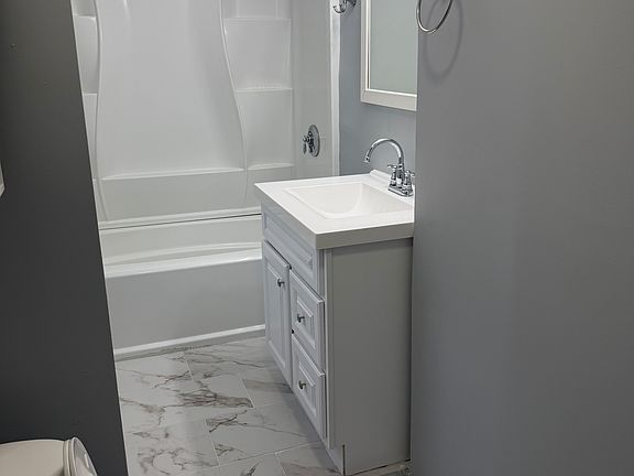 2nd image of 99 New Park St #2