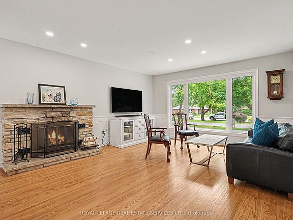 5th image of 14 Mossford Ct