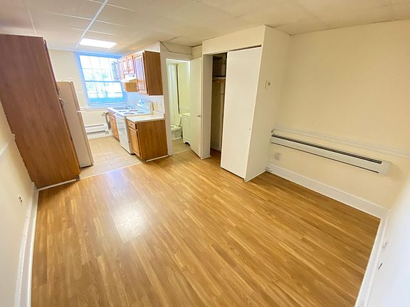 3rd image of 556 Belmont St #25