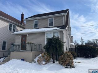 126 Hickory Ave, Bergenfield, NJ 07621