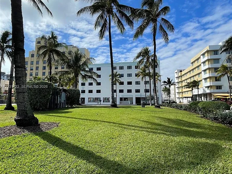 1390 Ocean Dr #201 — Photo 2