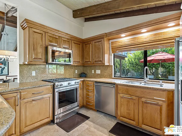 1347 Primavera Dr — Photo 24