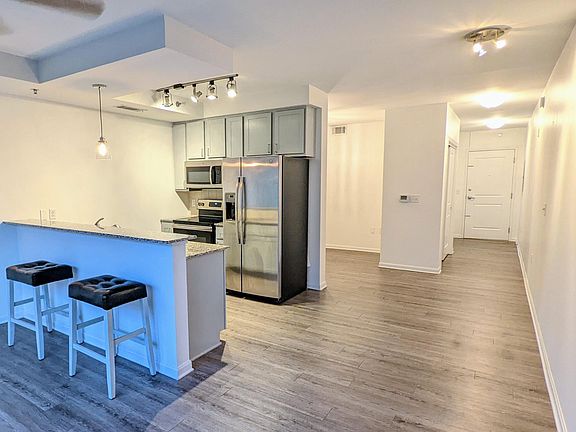 4th image of 100 E Washington St APT 35