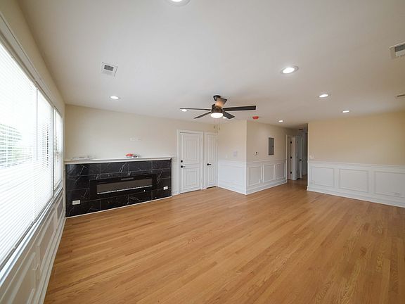 3rd image of 5774 N Elston Ave #2