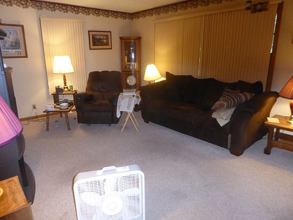 4th image of 305 E Grove St