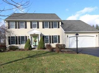 26 Dutch Meadows Dr, Cohoes, NY 12047