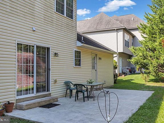 5th image of 12 Sycamore Dr