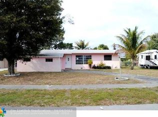 6115 SW 3rd St, Pompano Beach, FL 33068