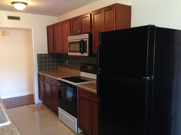 Kitchen - side 2