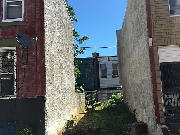 2nd image of 1729 N Hollywood St