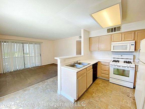 4th image of 3042 Tarpon Dr Unit 101