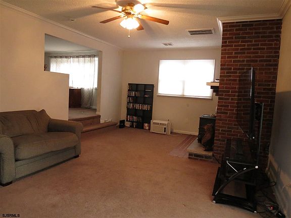 3rd image of 301 S Zenia Ave