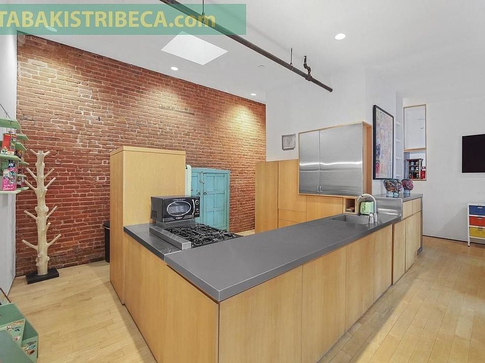 1st image of 133 W Broadway #5