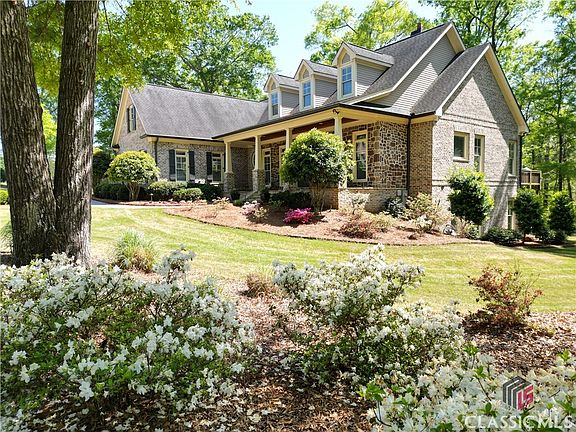 2nd image of 1364 Gentry Lane