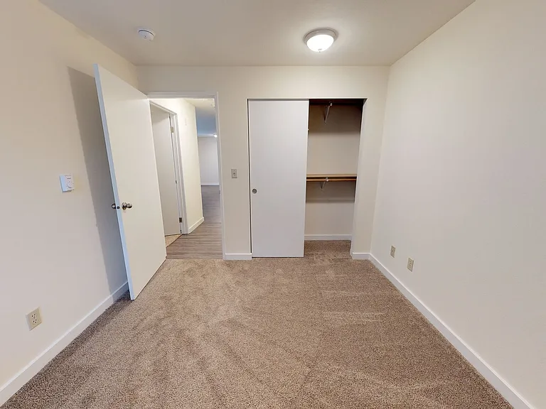 Daniels Apartments — Photo 33