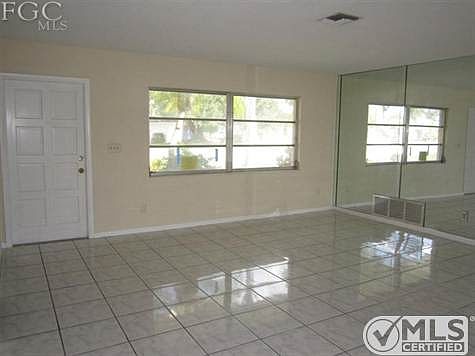3rd image of 123 W Lake Dr
