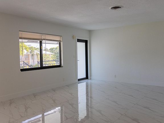 5th image of 2140 NE 56th St APT 7