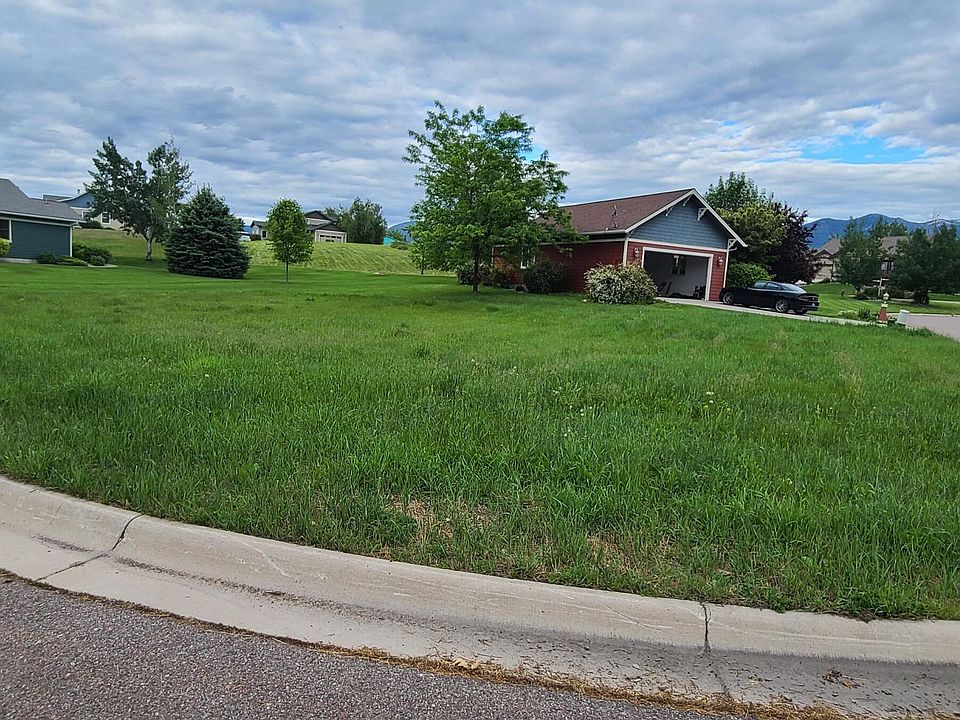 1st image of 102 Jefferson Ct #B7