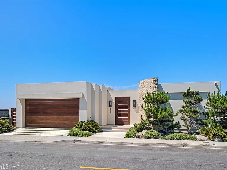 1523 Dolphin Ter — Photo 1