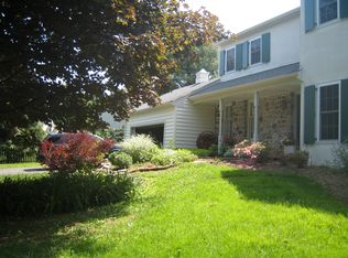 528 Sugartown Rd, Malvern, PA 19355