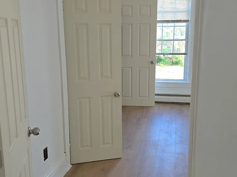 163 Pleasant St #2E — Photo 4