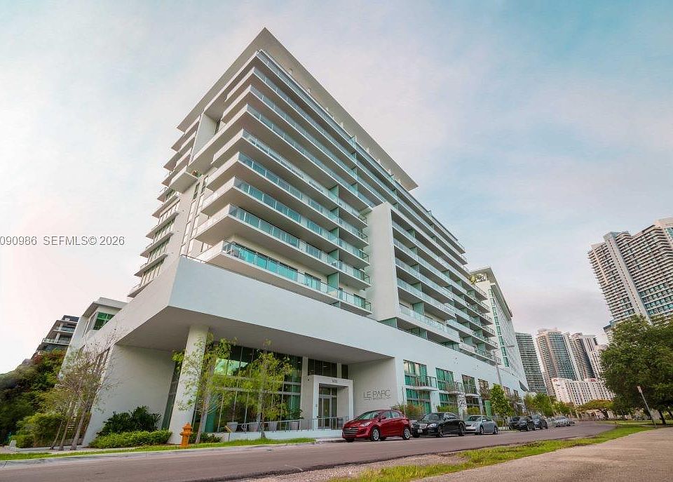 1st image of 1600 SW 1st Ave APT 811