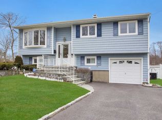 74 Babylon Ave, West Islip, NY 11795